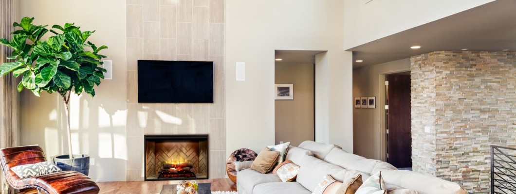 Different Types of Electric Plug In Fireplaces to Use in Your Home